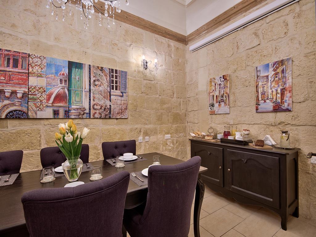 Julesy'S Bnb Cospicua Esterno foto