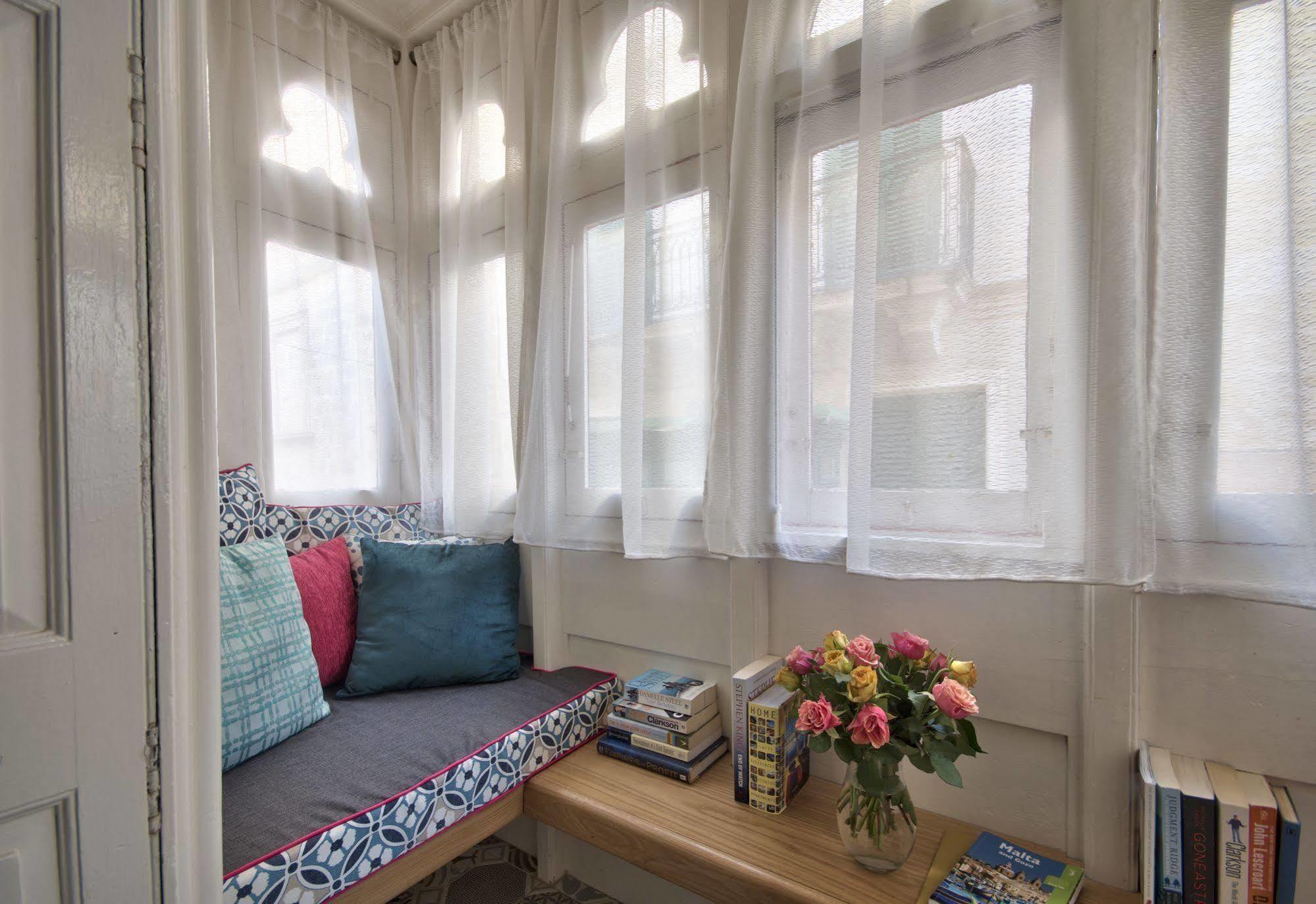 Julesy'S Bnb Cospicua Esterno foto