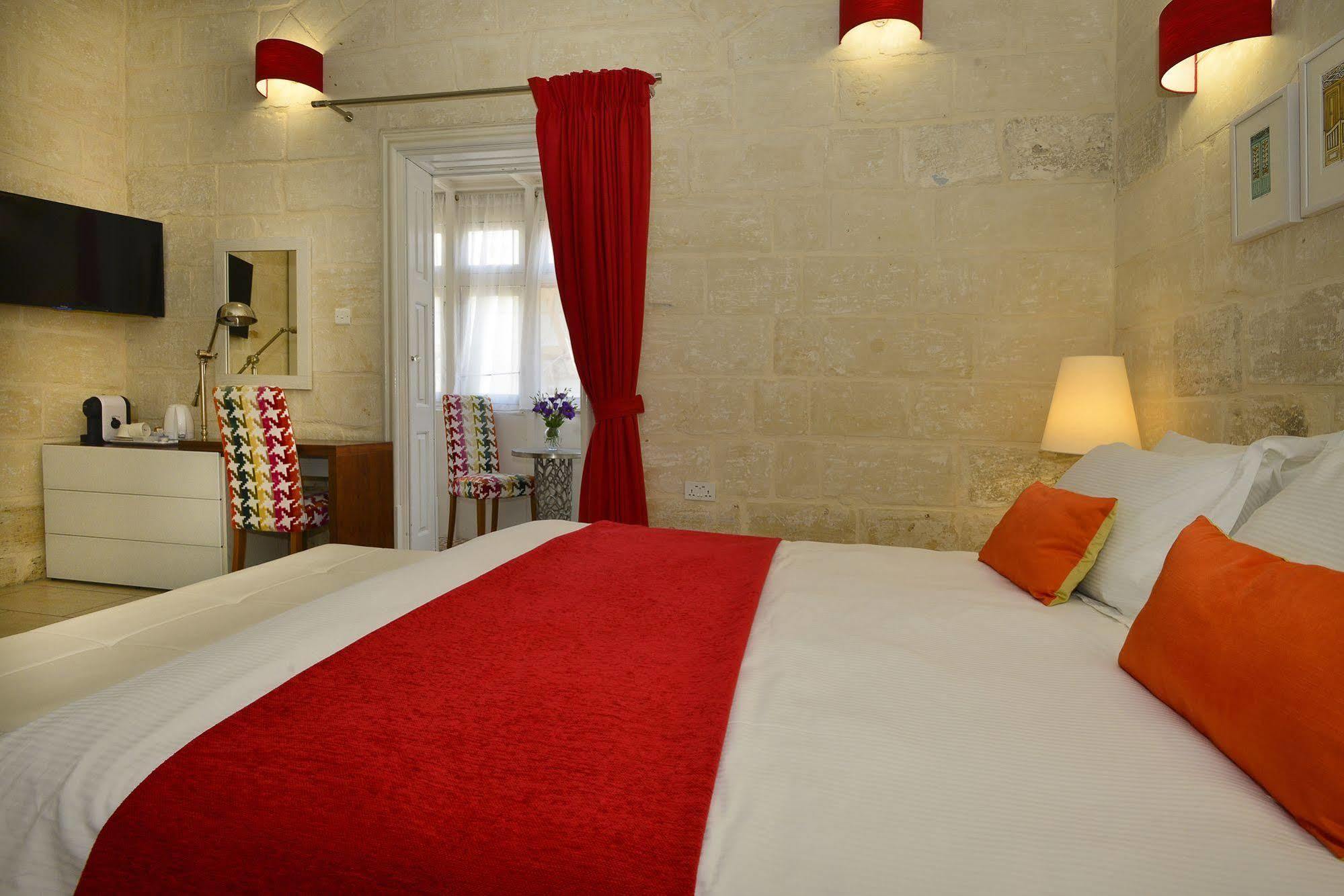 Julesy'S Bnb Cospicua Esterno foto