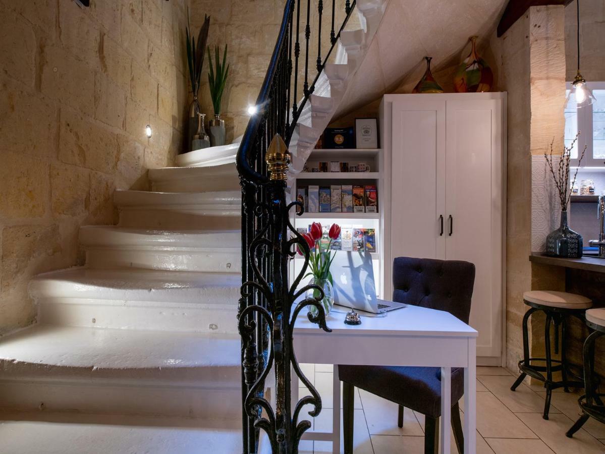 Julesy'S Bnb Cospicua Esterno foto