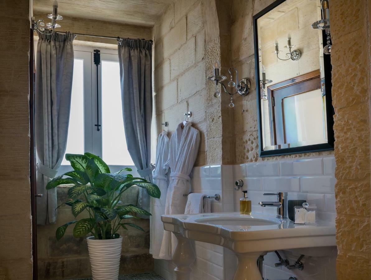 Julesy'S Bnb Cospicua Esterno foto